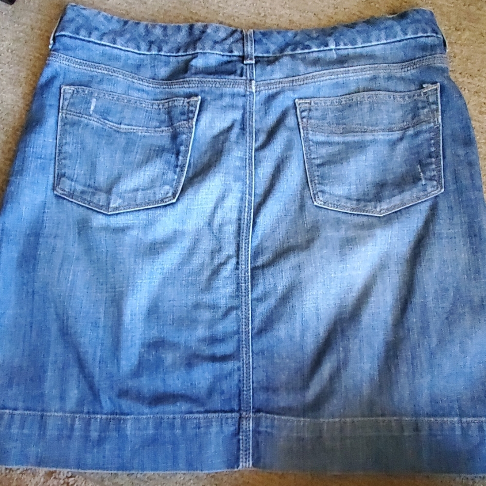 GAP Denim Skirt - Picture 2 of 3